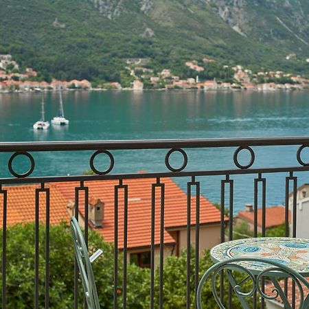 2Montenegro Limeta Apartments With Pool Kotor Bagian luar foto