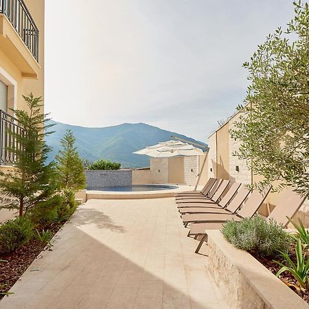 2Montenegro Limeta Apartments With Pool Kotor Bagian luar foto