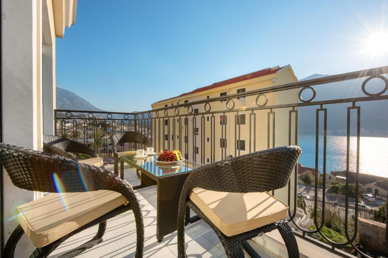 2Montenegro Limeta Apartments With Pool Kotor Bagian luar foto