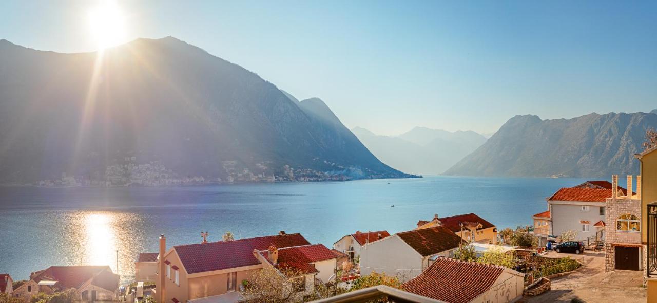 2Montenegro Limeta Apartments With Pool Kotor Bagian luar foto