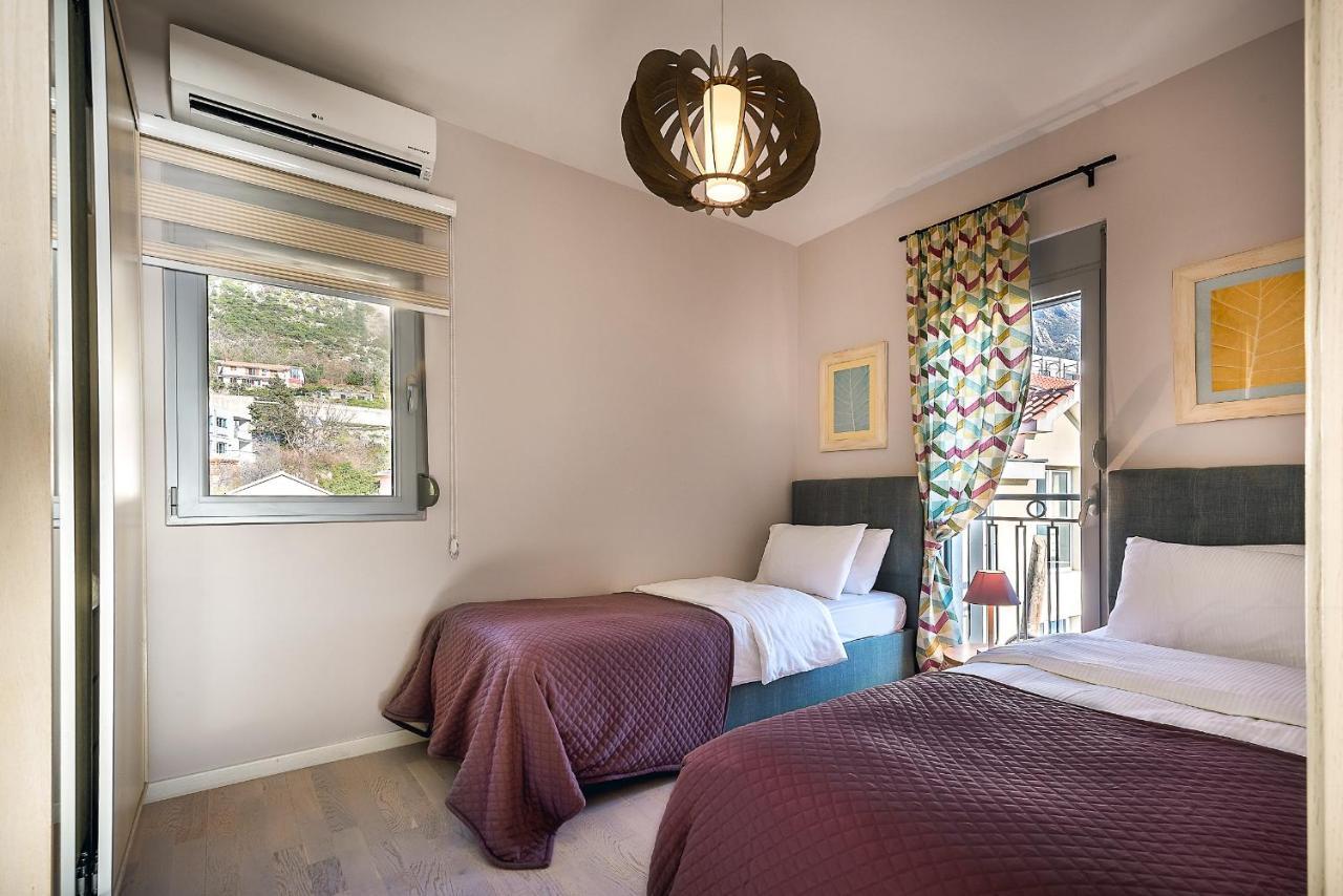 2Montenegro Limeta Apartments With Pool Kotor Bagian luar foto