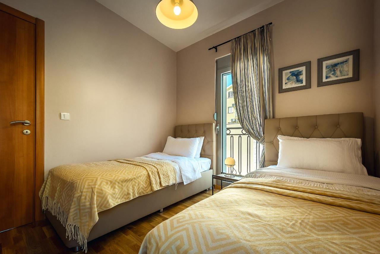 2Montenegro Limeta Apartments With Pool Kotor Bagian luar foto