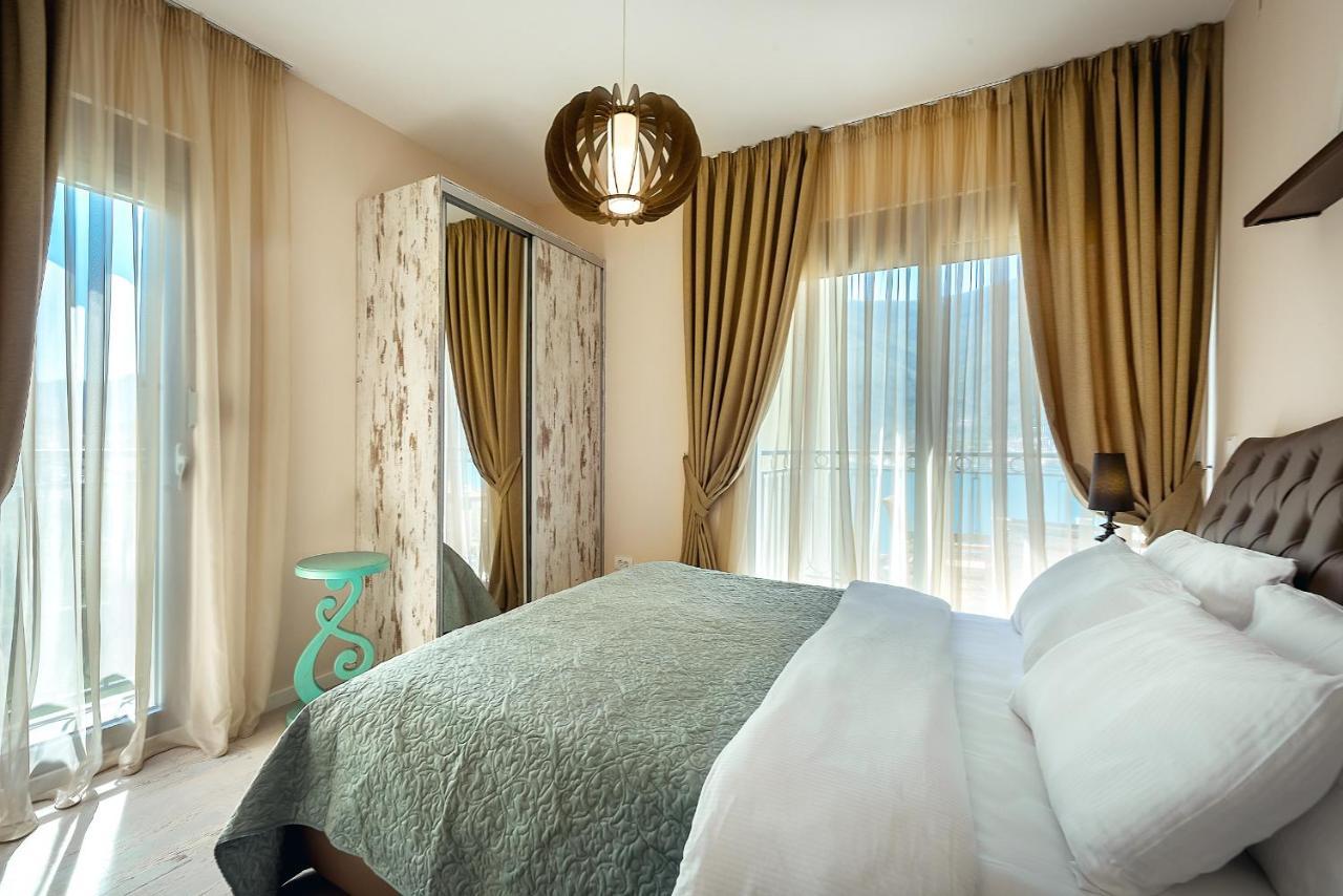2Montenegro Limeta Apartments With Pool Kotor Bagian luar foto