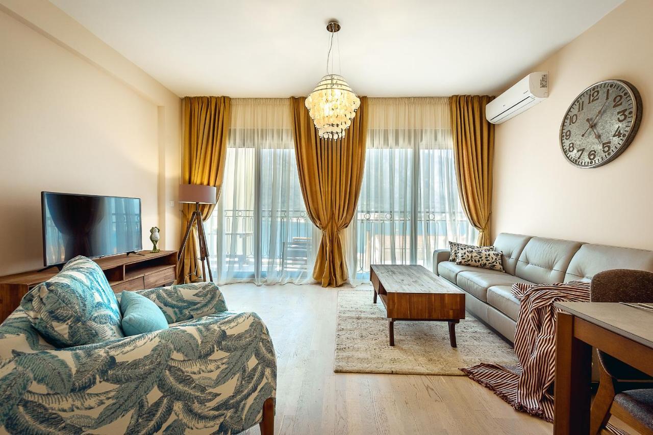 2Montenegro Limeta Apartments With Pool Kotor Bagian luar foto