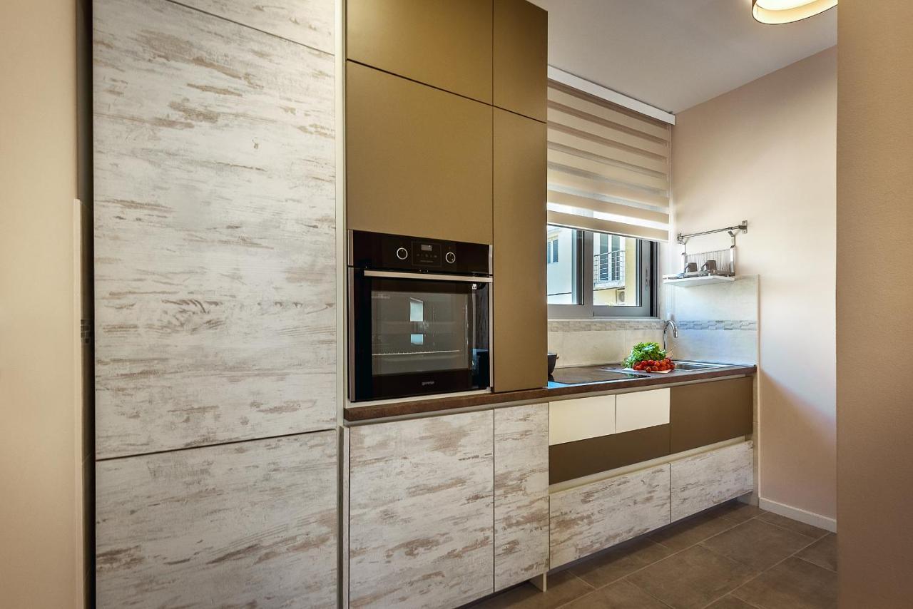 2Montenegro Limeta Apartments With Pool Kotor Bagian luar foto