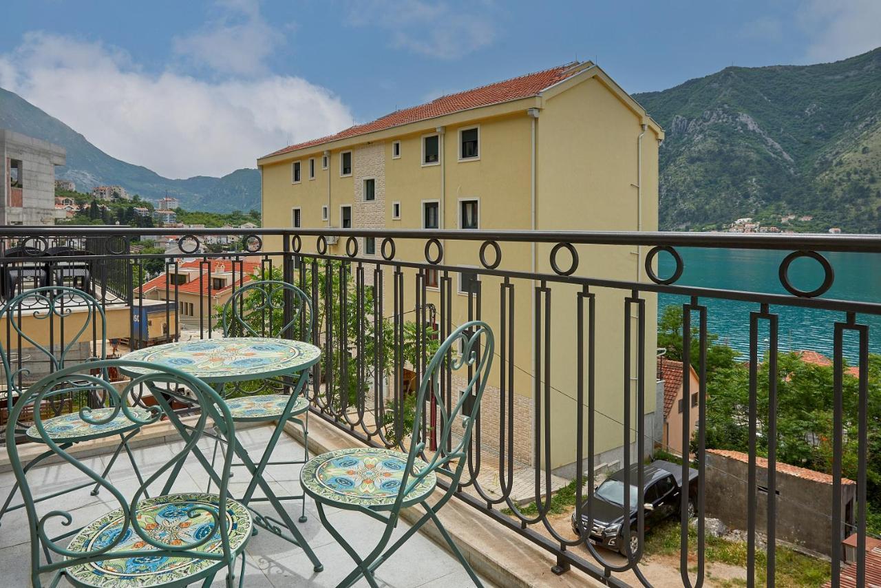 2Montenegro Limeta Apartments With Pool Kotor Bagian luar foto