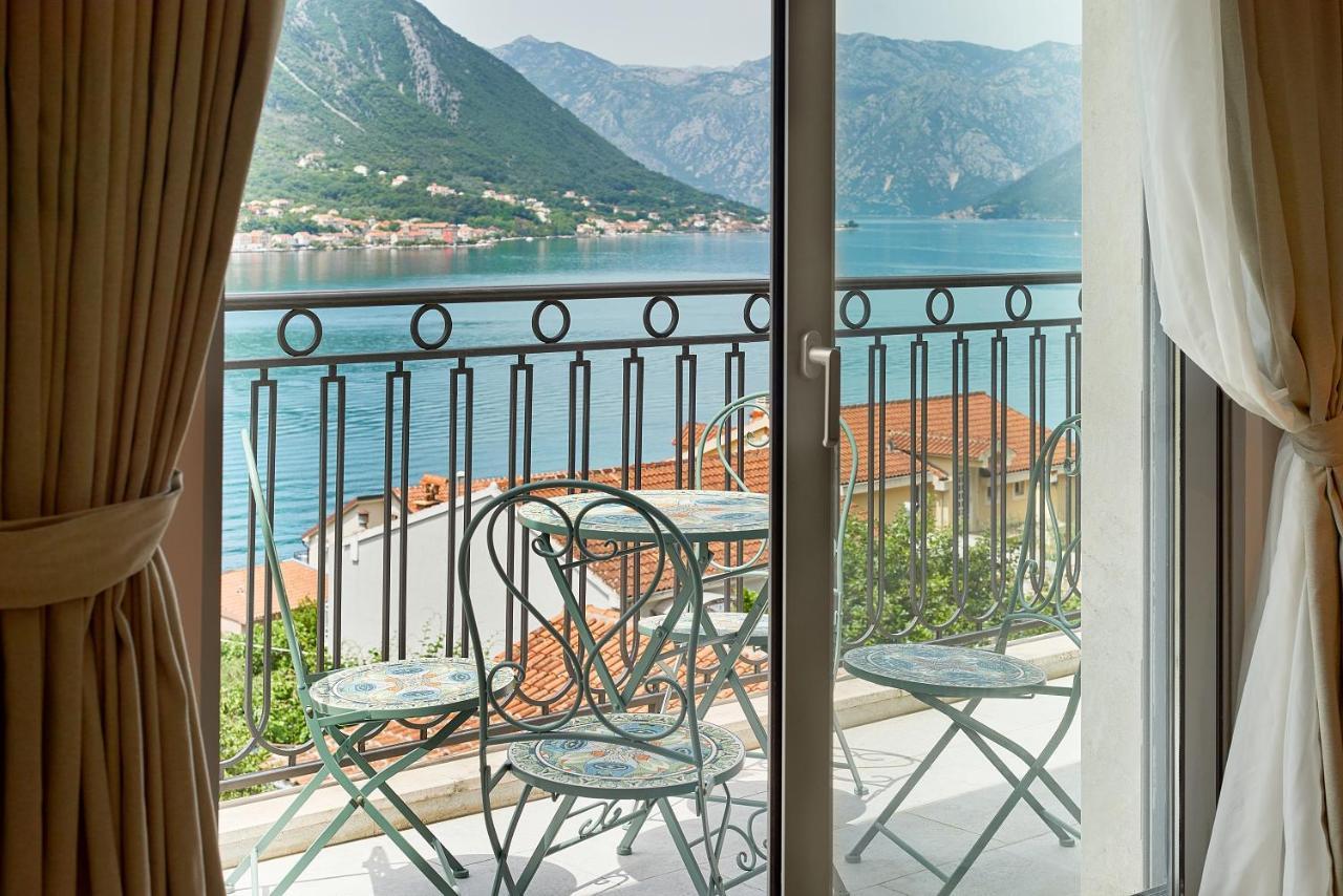 2Montenegro Limeta Apartments With Pool Kotor Bagian luar foto