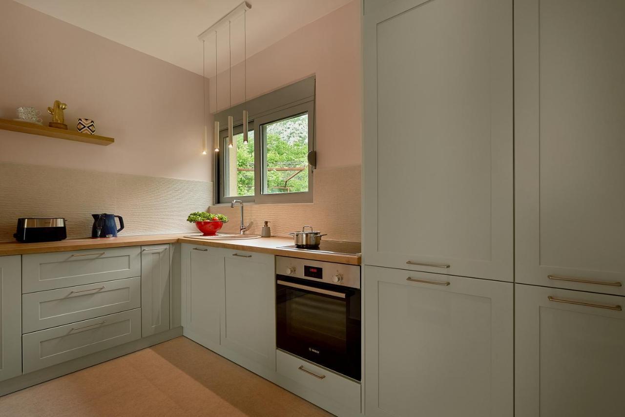 2Montenegro Limeta Apartments With Pool Kotor Bagian luar foto