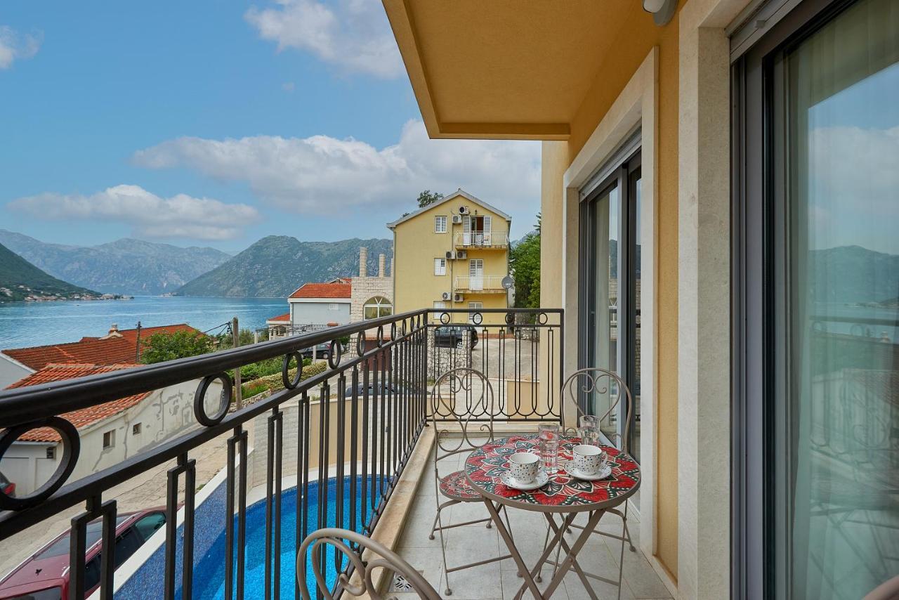 2Montenegro Limeta Apartments With Pool Kotor Bagian luar foto