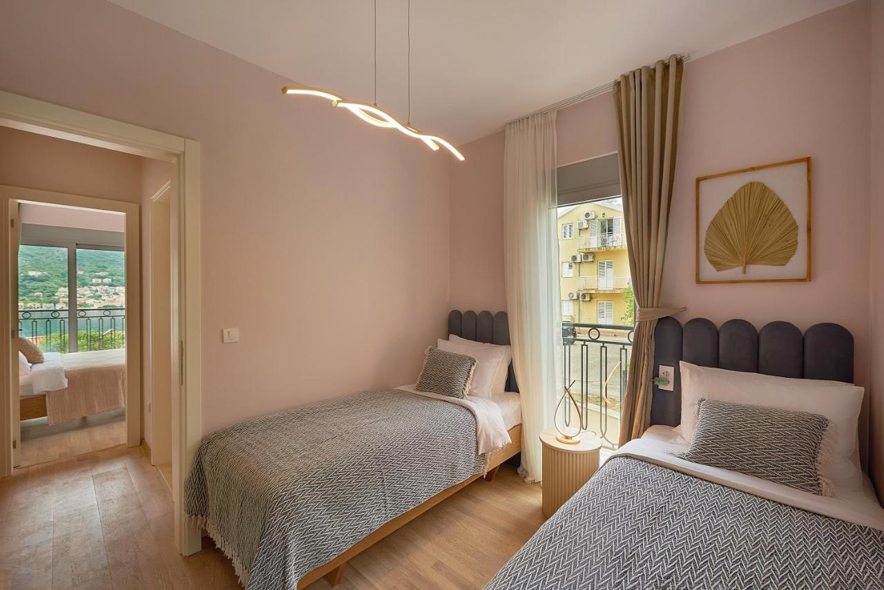 2Montenegro Limeta Apartments With Pool Kotor Bagian luar foto