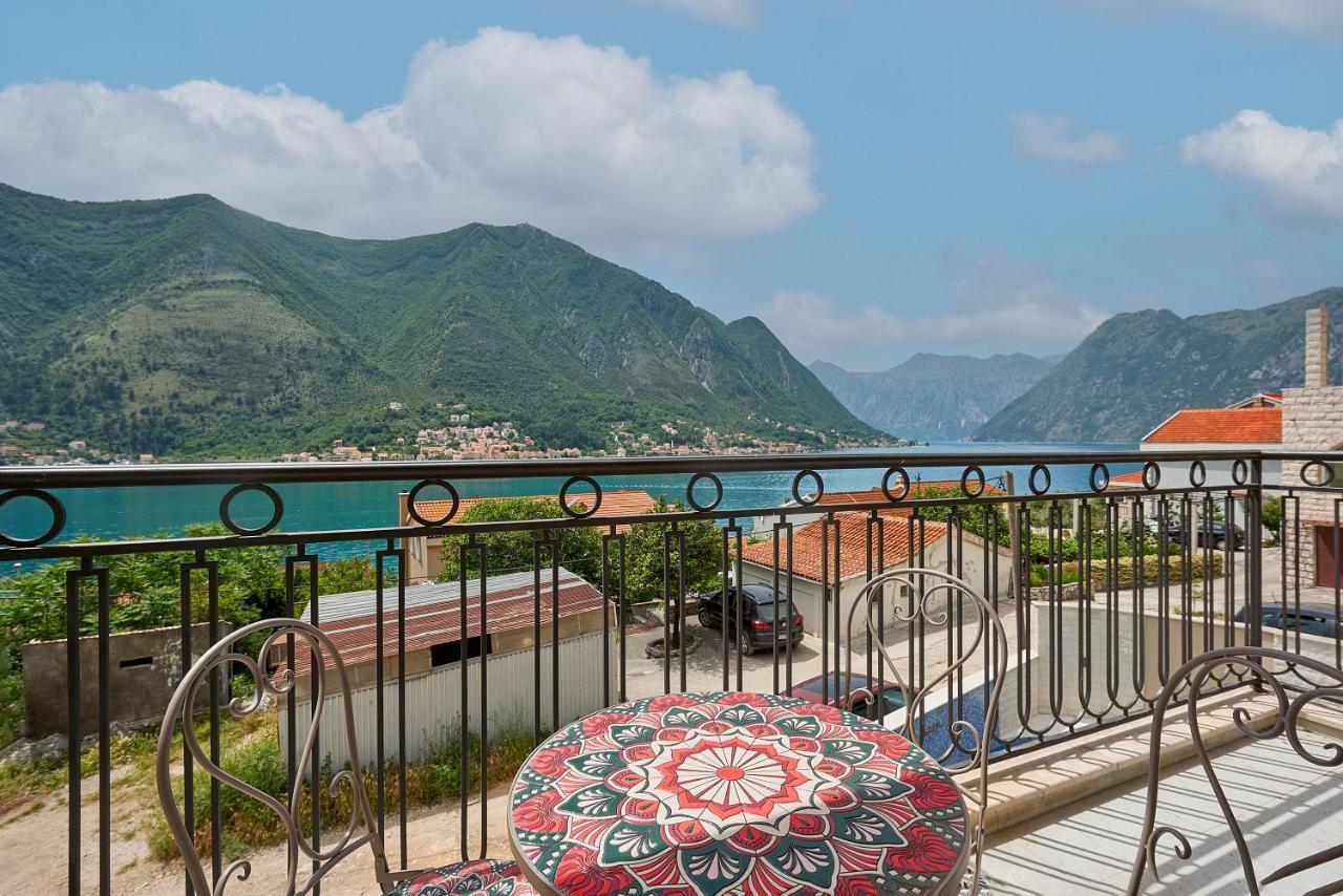 2Montenegro Limeta Apartments With Pool Kotor Bagian luar foto